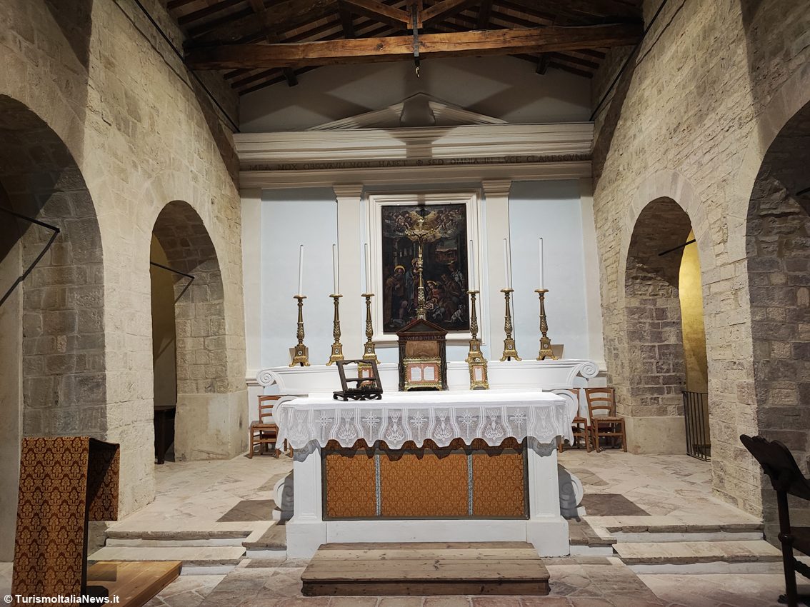 Altare della chiesa del Monastero di San Lorenzo