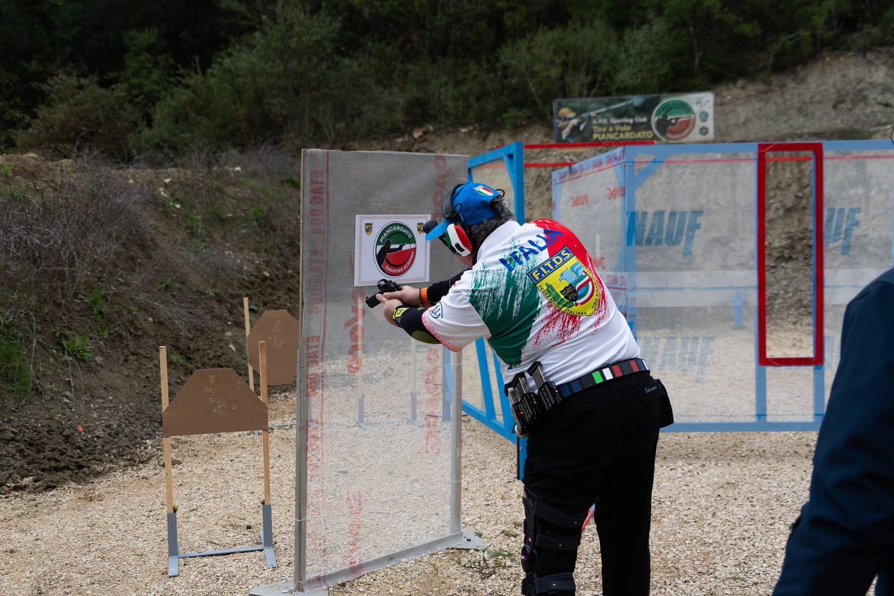 Tiratore durante una gara alla Piancardato Shooting Academy